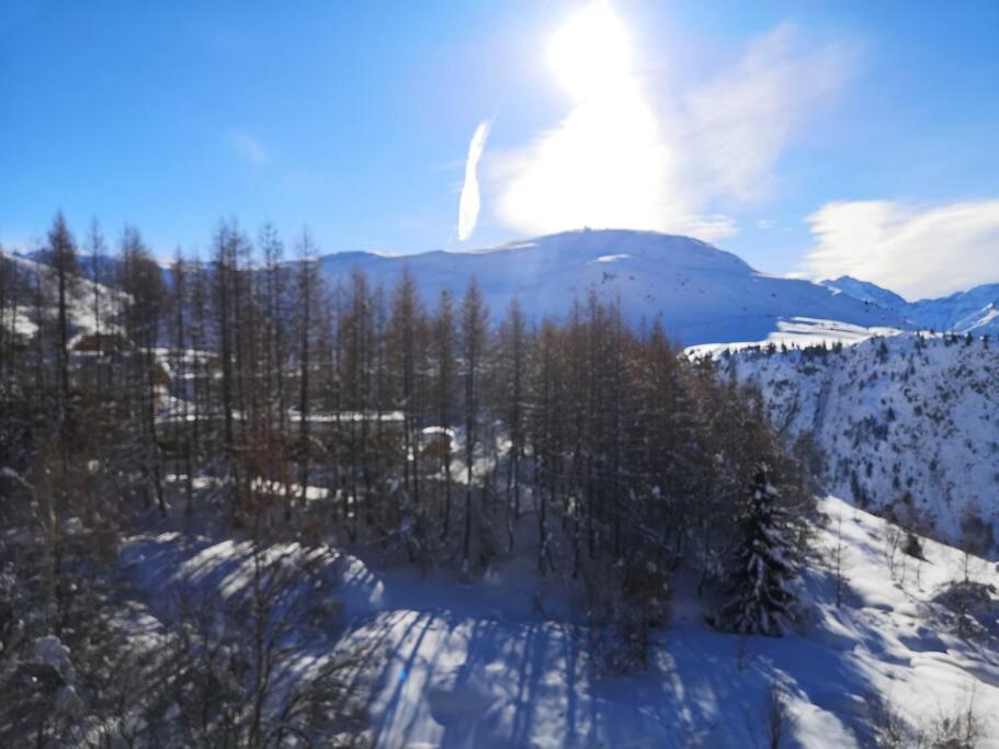 Апартаменти Au Pied Des Pistes Avec Parking Entierement Renove Huez Екстер'єр фото